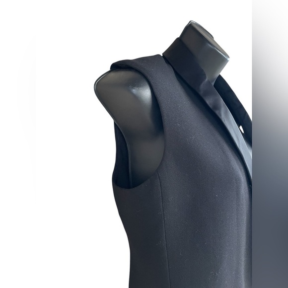 Express Edition women’s sleeveless tuxedo black sz 4 Faux slant pockets preloved - Picture 6 of 8